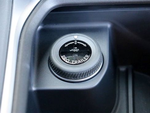 New 2025 Ford Expedition Active image 30