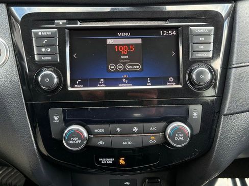 Used 2019 Nissan Rogue SV FWD image 38