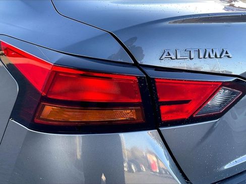 Used 2025 Nissan Altima 2.5 S image 28