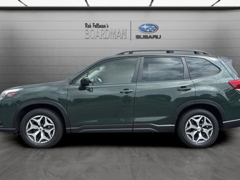 Used 2024 Subaru Forester Premium AWD/4WD image 9