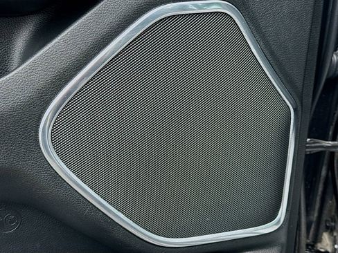 Used 2019 RAM 1500 Laramie AWD/4WD image 23