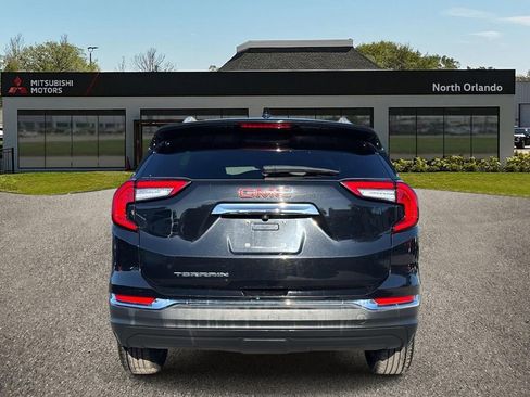 Used 2023 GMC Terrain SLT image 4