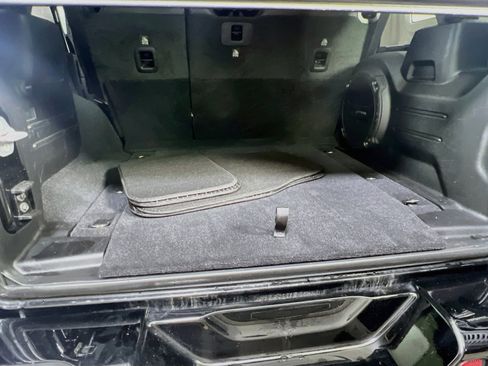 Used 2020 Jeep Wrangler Unlimited Sahara AWD/4WD image 25