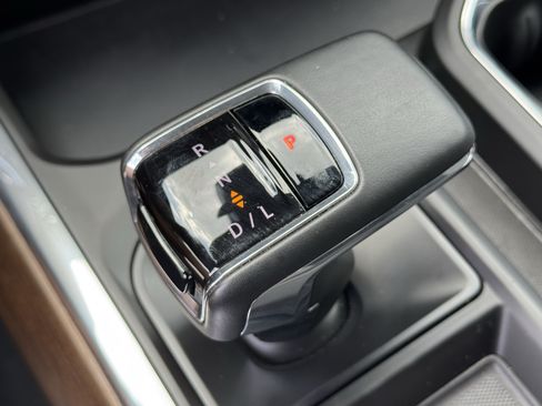 Used 2024 Chevrolet Silverado 1500 High Country w/ Technology Package AWD/4WD image 18