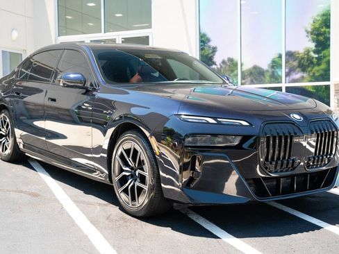 Used 2023 BMW i7 xDrive60 AWD/4WD image 7