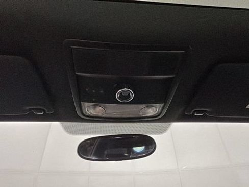 Used 2013 Volkswagen Beetle Turbo FWD image 25