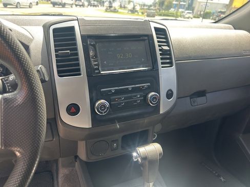 Used 2015 Nissan Xterra X image 29