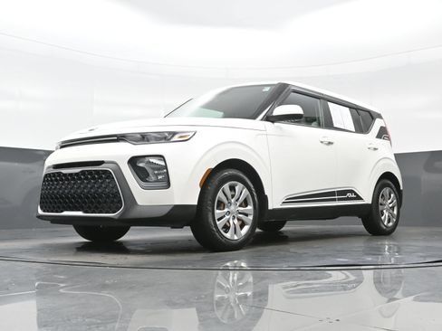Used 2021 Kia Soul LX FWD image 24