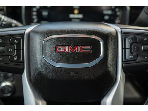 Used 2025 GMC Sierra 1500 SLT AWD/4WD image 3