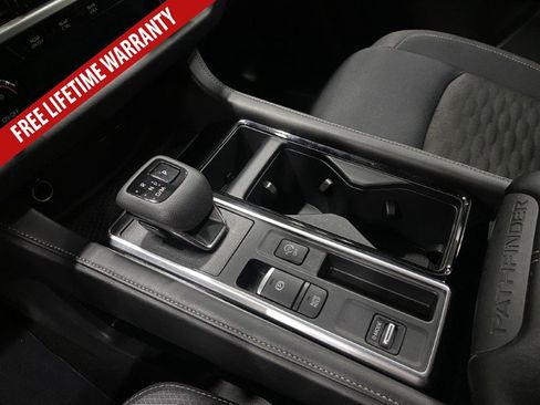 Used 2025 Nissan Pathfinder SV FWD image 36
