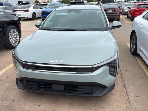 Used 2025 Kia K4 FWD image 8