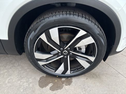 Certified 2025 Volvo XC40 B5 Plus image 14