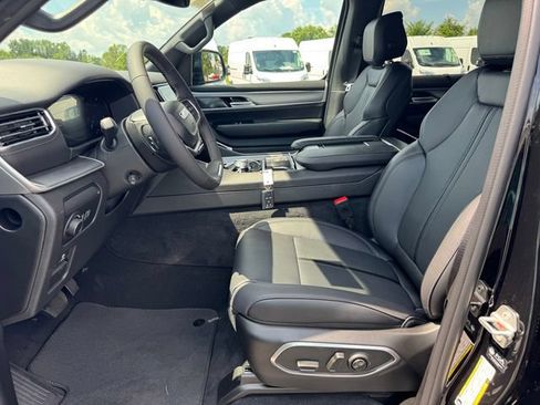New 2026 Jeep Grand Wagoneer Limited AWD/4WD image 27