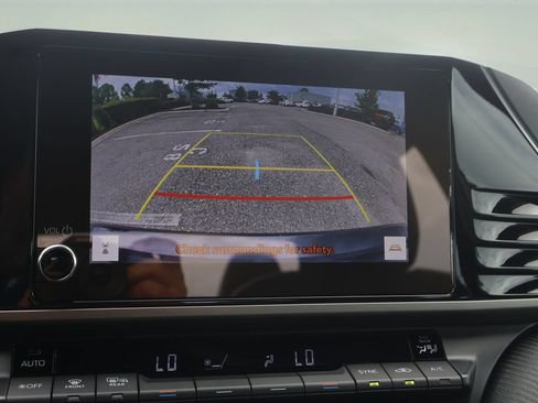 Used 2026 Toyota Camry SE FWD image 22