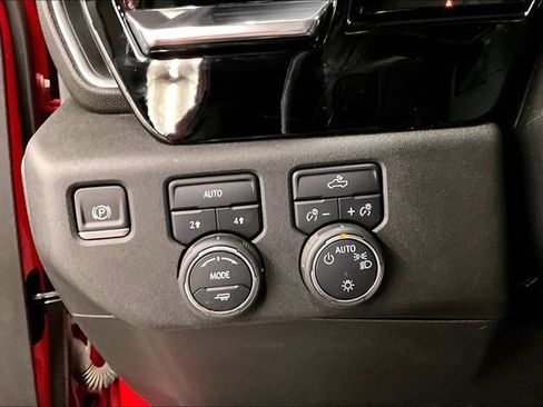 Used 2022 Chevrolet Silverado 1500 LT AWD/4WD image 37