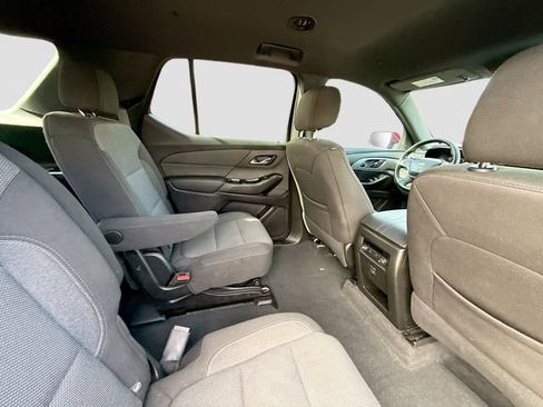 Used 2023 Chevrolet Traverse LT image 26