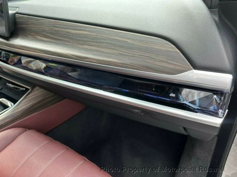 Used 2023 BMW i7 xDrive60 w/ Executive Package 2 image 29