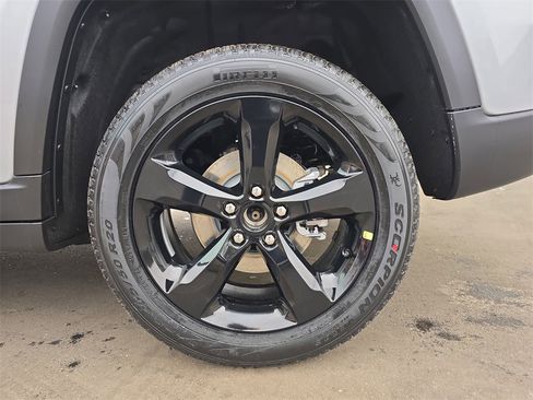 New 2026 Jeep Grand Cherokee Limited image 32