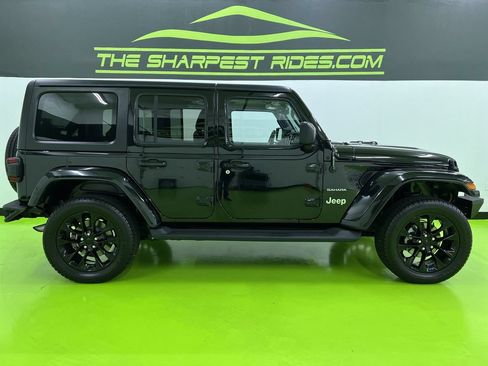 Used 2022 Jeep Wrangler Unlimited Sahara AWD/4WD image 11