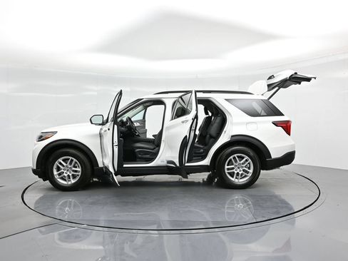 Used 2025 Ford Explorer Active RWD image 35