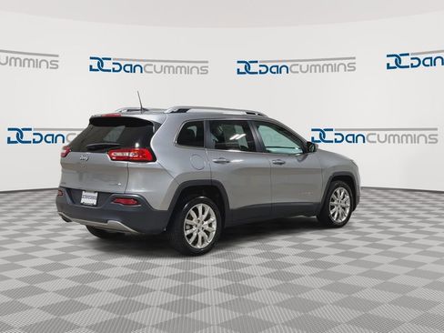 Used 2017 Jeep Cherokee Limited FWD image 8