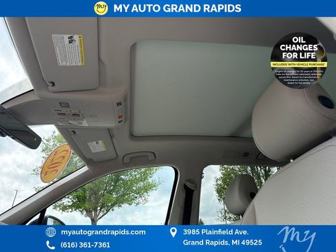 Used 2022 Volkswagen Tiguan SE AWD/4WD image 23