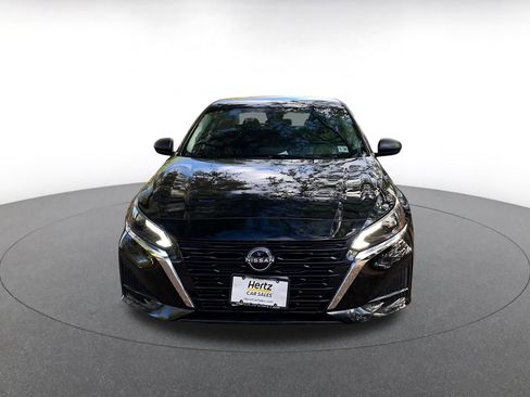 Used 2025 Nissan Altima 2.5 SV image 2