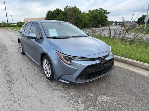 Used 2022 Toyota Corolla LE FWD image 2