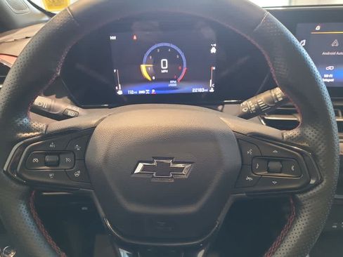 Used 2025 Chevrolet TrailBlazer RS w/ Convenience Package AWD/4WD image 13