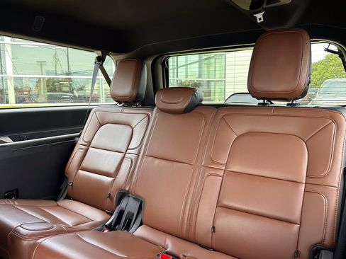 Used 2022 Lincoln Navigator L Reserve AWD/4WD image 15