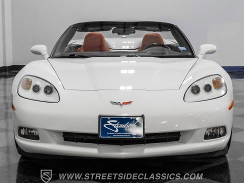 Used 2005 Chevrolet Corvette Convertible w/ Preferred Equipment Group RWD image 17