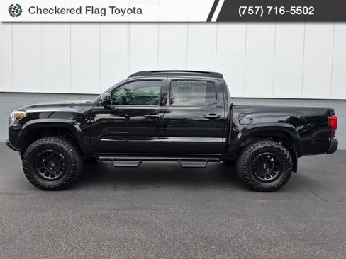 Used 2022 Toyota Tacoma SR5 AWD/4WD image 2