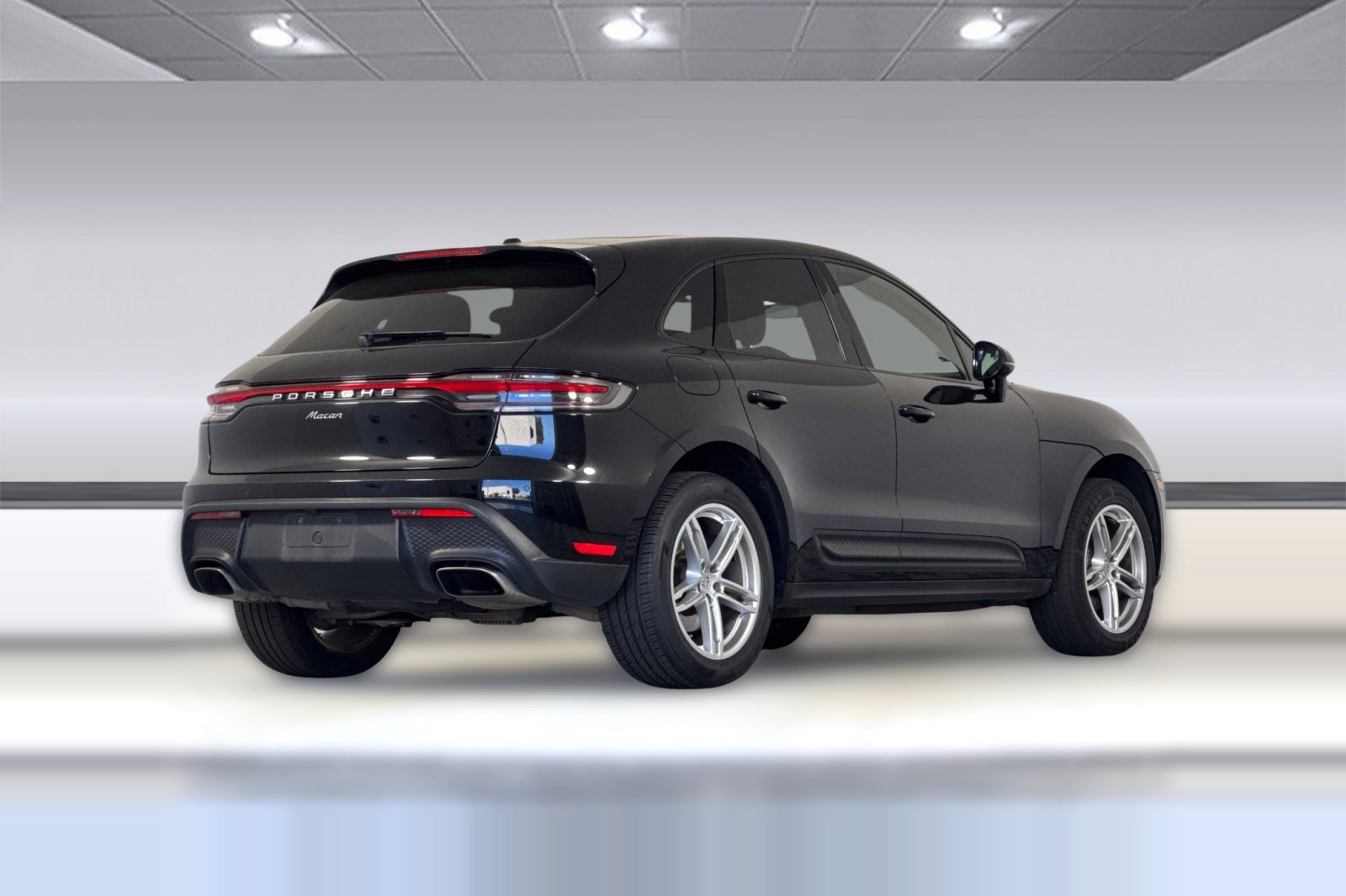 Used 2024 Porsche Macan AWD/4WD image 9