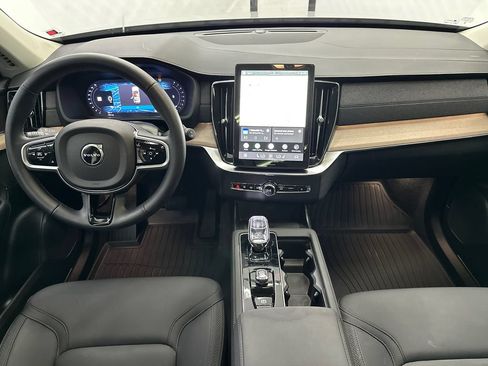 Used 2025 Volvo XC90 B5 Core w/ Protection Package AWD/4WD image 26