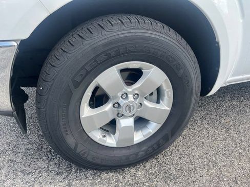 Used 2011 Nissan Frontier SV RWD image 8