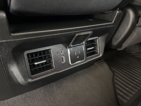 Used 2024 Chevrolet Silverado 1500 LT AWD/4WD image 17