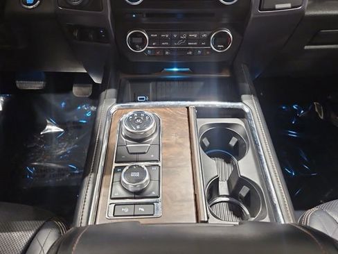 Used 2018 Ford Expedition Max Platinum AWD/4WD image 16