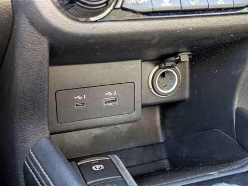 Used 2022 Nissan Kicks SR w/ Interior Electronics Package image 25