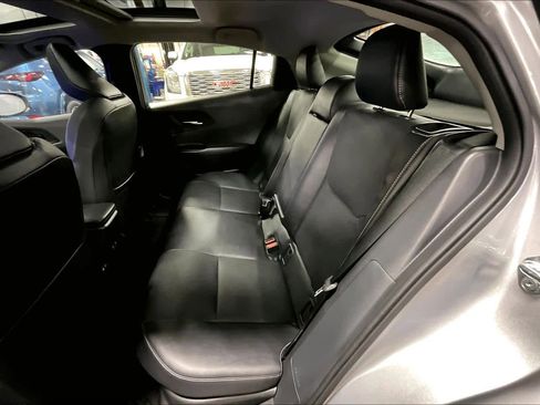 Used 2023 Toyota Prius Limited image 19