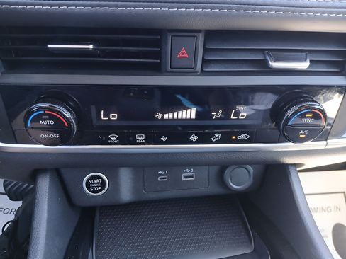 Used 2023 Nissan Rogue SV AWD/4WD image 21
