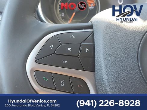 Used 2019 Jeep Cherokee Limited FWD image 26