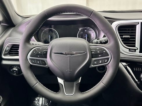 New 2026 Chrysler Pacifica Select AWD/4WD image 29
