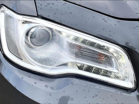 Used 2016 Chrysler 300 Limited w/ Driver Convenience Group image 26