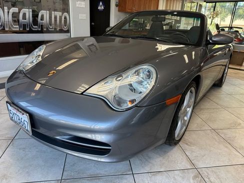 Used 2004 Porsche 911 Carrera RWD image 4