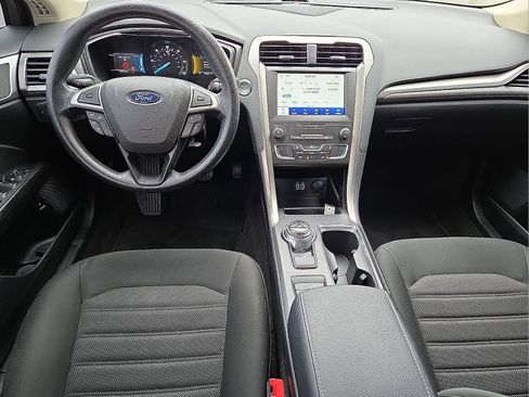 Used 2020 Ford Fusion SE FWD image 11
