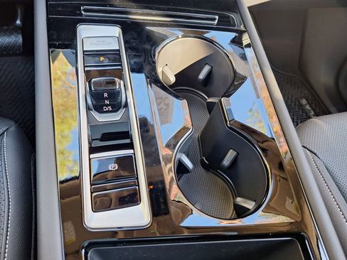 New 2026 Volkswagen Atlas SE image 18