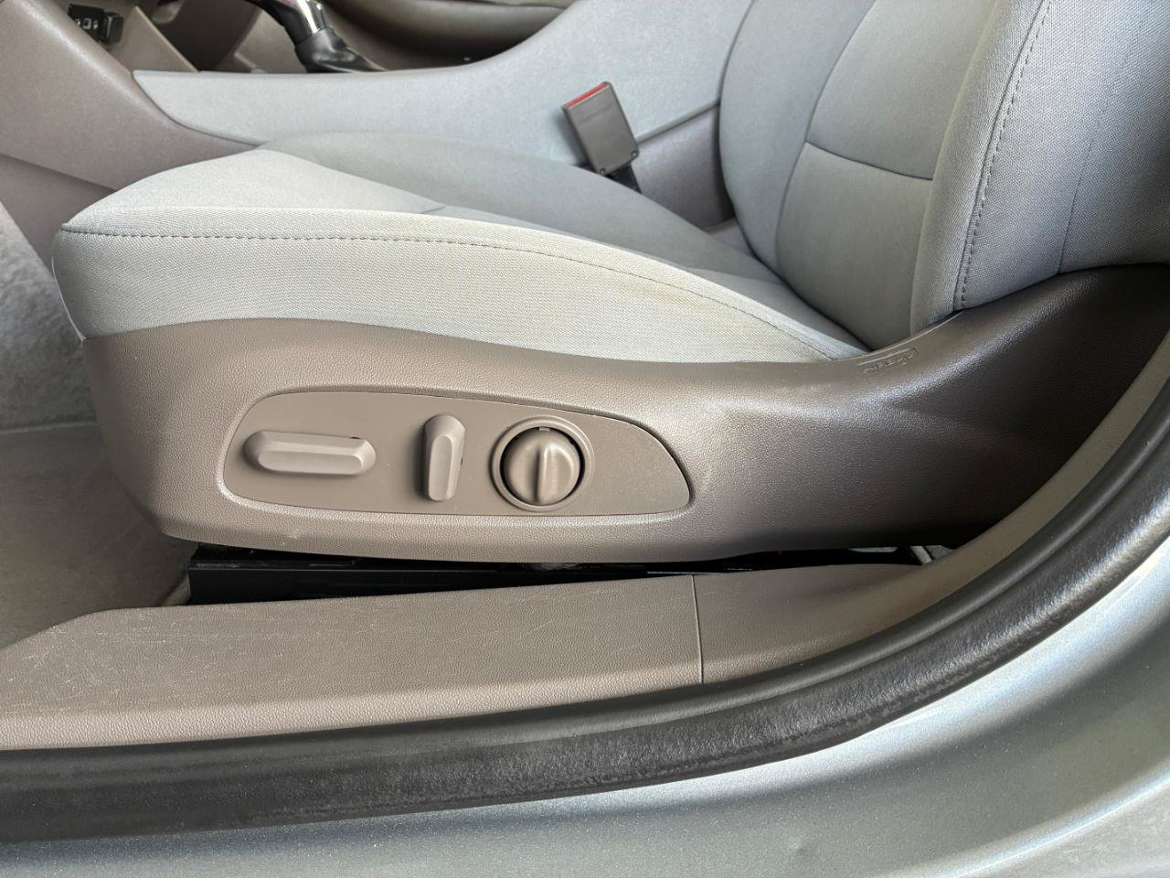 Used 2025 Chevrolet Malibu LT FWD image 14