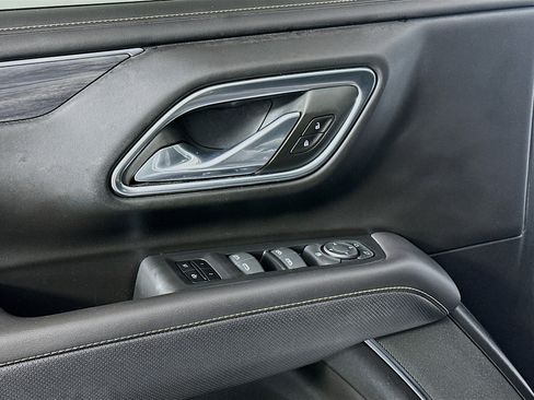 Used 2024 GMC Yukon XL SLT image 15