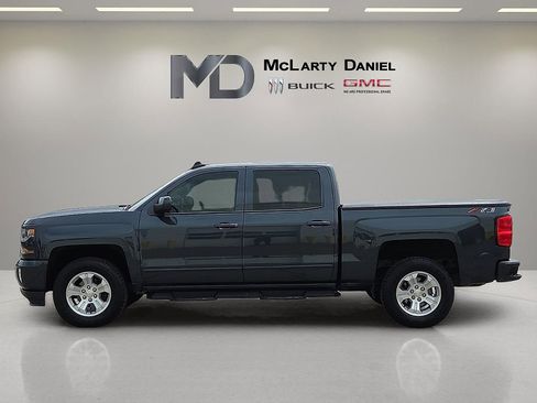 Used 2018 Chevrolet Silverado 1500 LT w/ Texas Edition AWD/4WD image 3