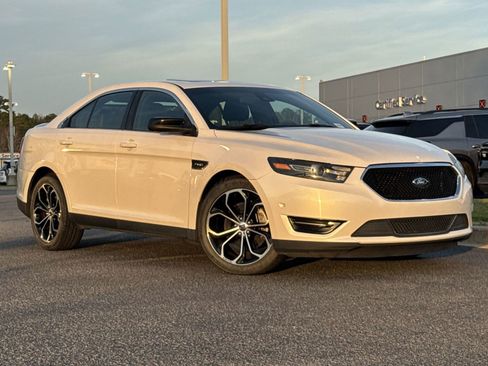 Used 2013 Ford Taurus SHO image 2